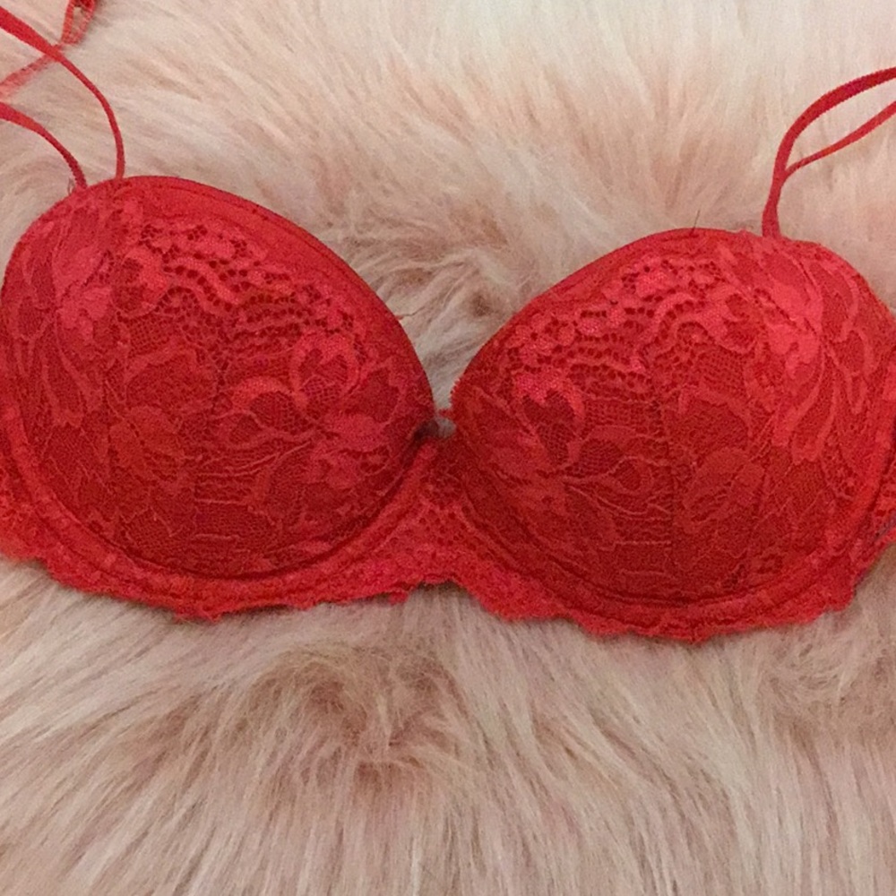 Sexy red Lacey push-up bra